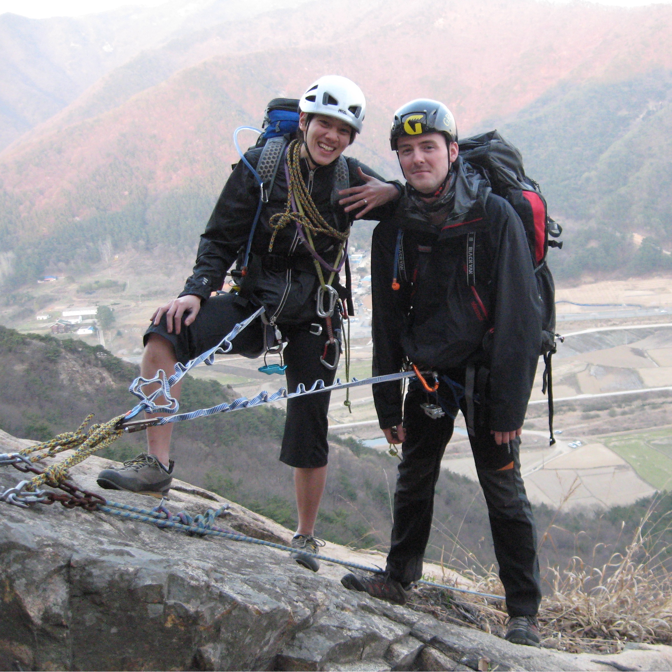 iGuideKorea custom rock climbing tours