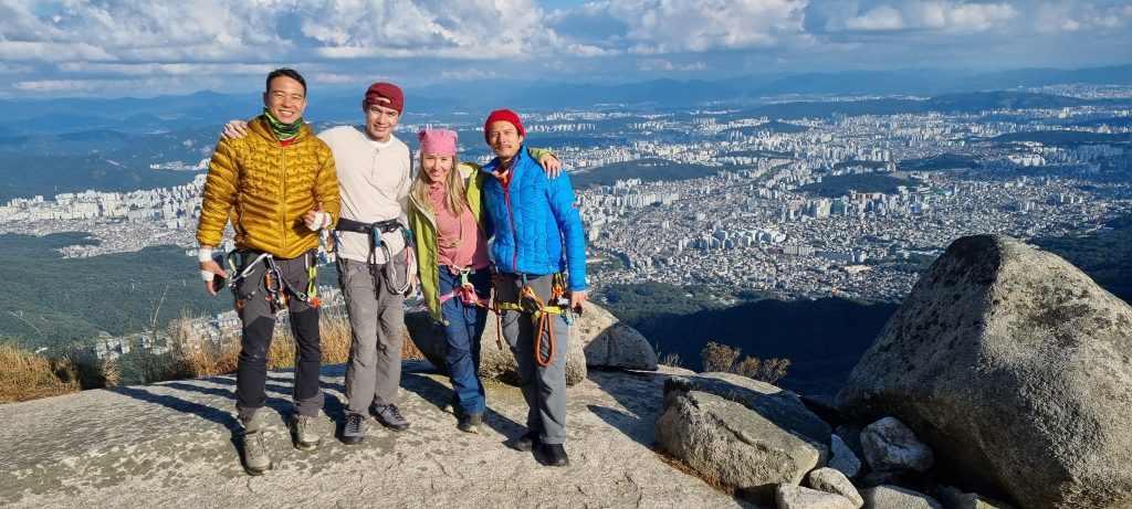 iGuideKorea rock climbing summit Insubong